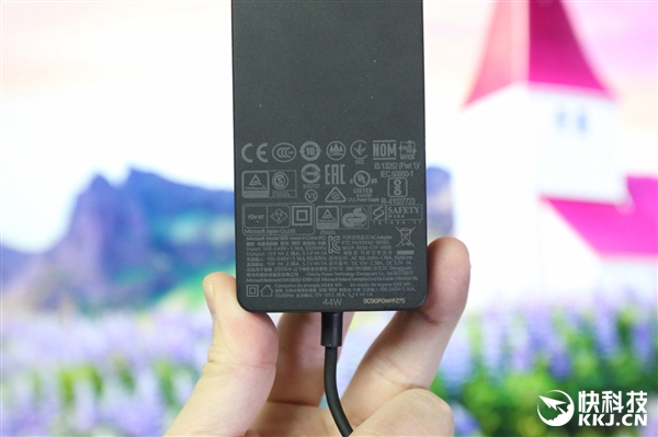 ΢��Surface Laptop����ͼ�ͣ�13����ǿ�ᱡ��