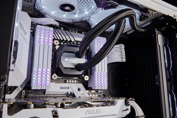 128GB 9988Ԫ��������Vengeance�����ڴ����£���ɫɢ��Ƭ��RGB��Ч