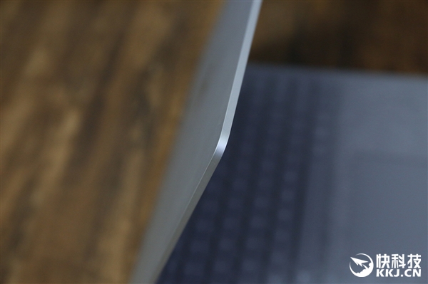 ΢��Surface Laptop����ͼ�ͣ�13����ǿ�ᱡ��