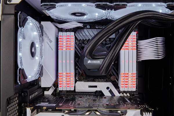 128GB 9988Ԫ��������Vengeance�����ڴ����£���ɫɢ��Ƭ��RGB��Ч