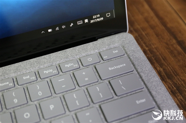 ΢��Surface Laptop����ͼ�ͣ�13����ǿ�ᱡ��