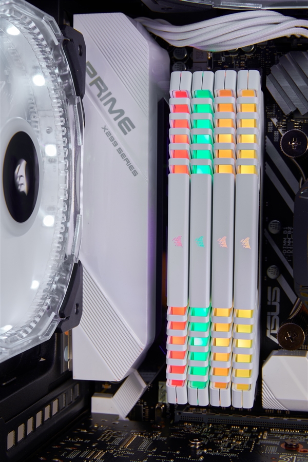 128GB 9988Ԫ��������Vengeance�����ڴ����£���ɫɢ��Ƭ��RGB��Ч