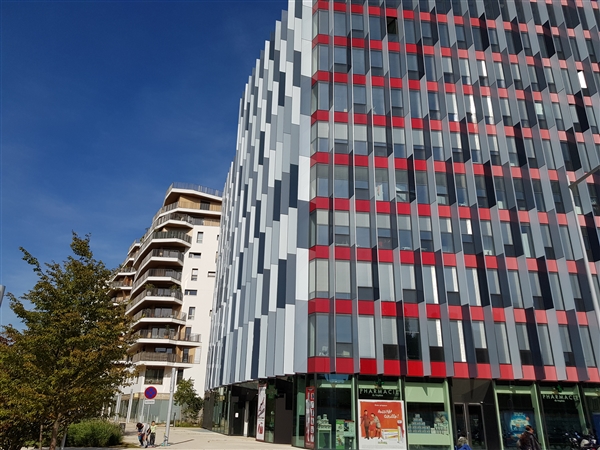 ������ǿAndroid���ʵ���������iPhone 8P