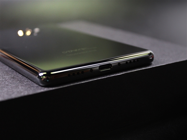 ����֮����С��MIX 2˹����������ͼ�ͣ�ȫ�մɾ���