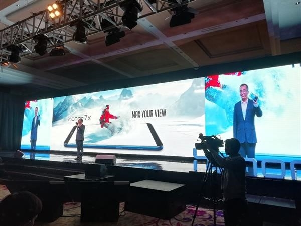 ���������ֻ�������ս�����°볡 ��ҫ�ĺ���Ŀ��Ҳ�͡�һ�롱�й�