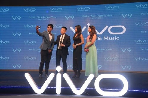 ���������ֻ�������ս�����°볡 ��ҫ�ĺ���Ŀ��Ҳ�͡�һ�롱�й�