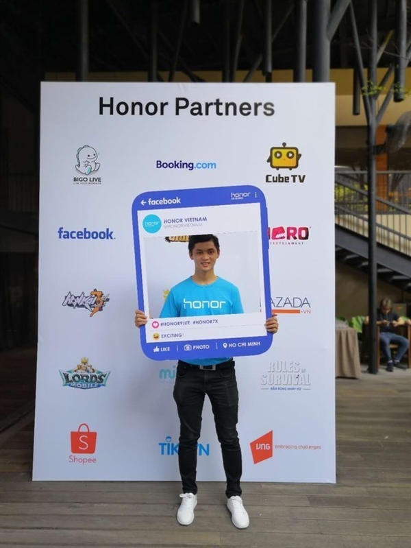 ���������ֻ�������ս�����°볡 ��ҫ�ĺ���Ŀ��Ҳ�͡�һ�롱�й�