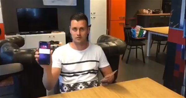 ��������Ƭ����һ��6 �ٷ���Ӧ