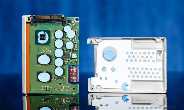 ���˴�������Intel����QLC���棺���Ѽ��°����