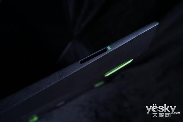 惠普光影精灵4代绿刃版游戏本测试:性能/外观超燃