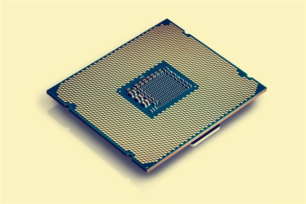 Intel���ؽ���̨������չ����������CPU����18��i9����