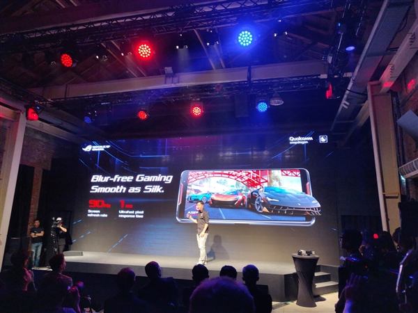 ��˶ROG�羺��Ϸ�ֻ�����������845+512G�洢