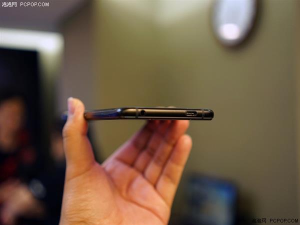 �ֻ��е�ս���� ��Ϸ�ֻ�ROG Phone������������