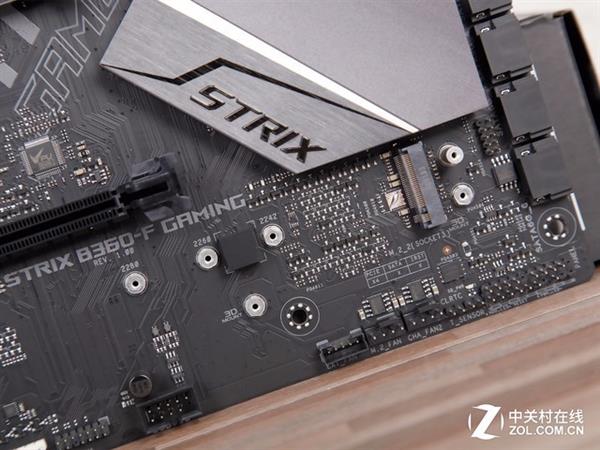 ���ǹ�̬Ӳ�� Ϊ���е�SSD������˸ߣ�