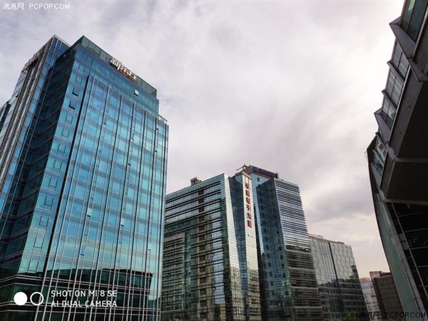 С8 SE֣U710ӳ Լ۱ȳȺ