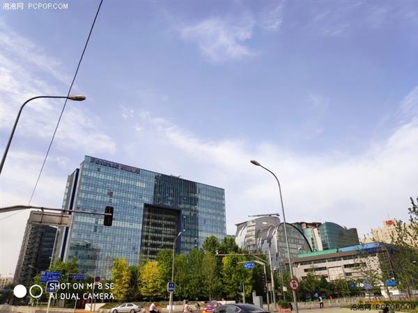 С8 SE֣U710ӳ Լ۱ȳȺ