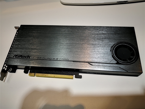 ĿM.2 SSD壡˶//΢PCI-E x16չ