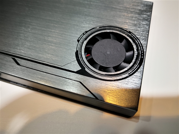 ĿM.2 SSD壡˶//΢PCI-E x16չ