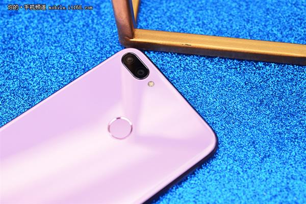 荣耀9i上手:有颜有范的千元实力派