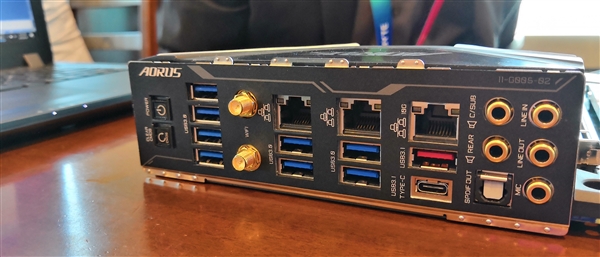 �������¿�X399�������壺AMD 32�����߳�˺���߾�������