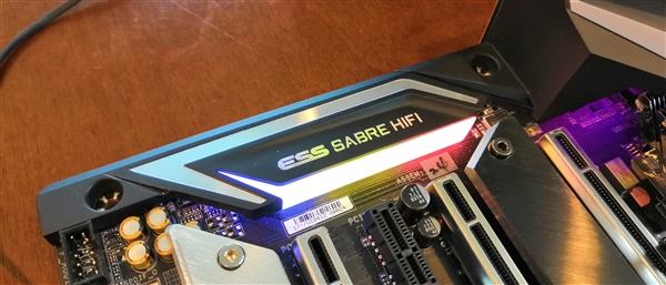 �������¿�X399�������壺AMD 32�����߳�˺���߾�������