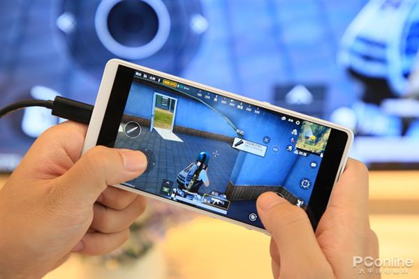 让4K电视满血重生 手机投屏体验比一比