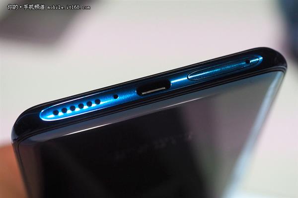 ��һ���޿���Ļ OPPO Find X������Щ�Ľ�