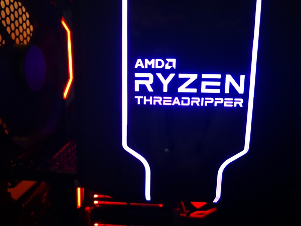 AMD 32��������ƹ��Ĵ�250W ���������ƾ���ɢ����