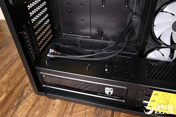 3��ֻ�����+RGB��Ч ��ҷ籩�·��ۻ���ͼ��