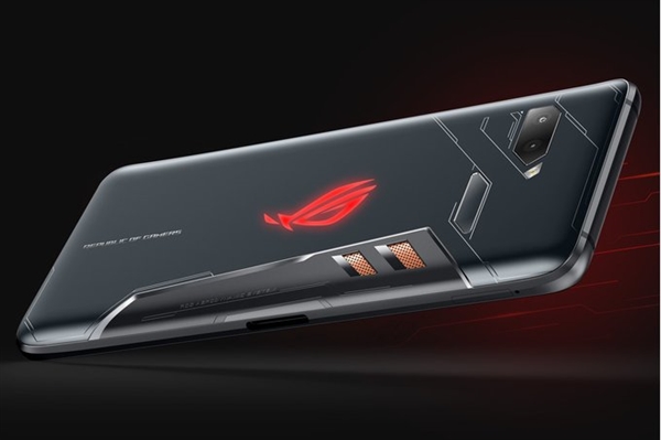 ��˶ROG��Ϸ�ֻ�������½����������845+8G�ڴ�