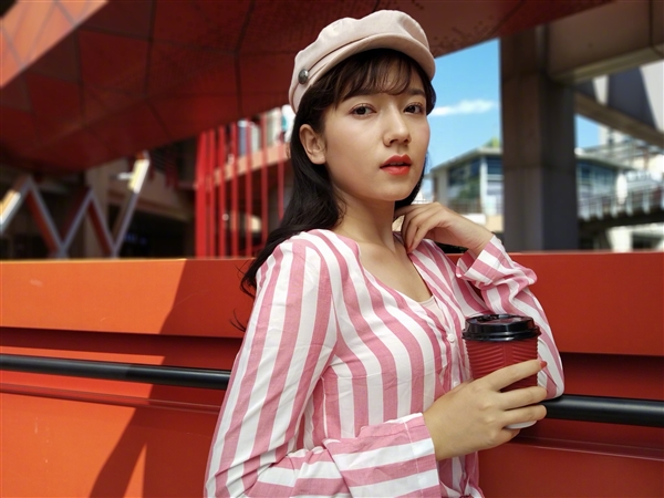 ����6 Pro�ٷ����Ź�����AI˫��/��⡢������ֳ�ɫ