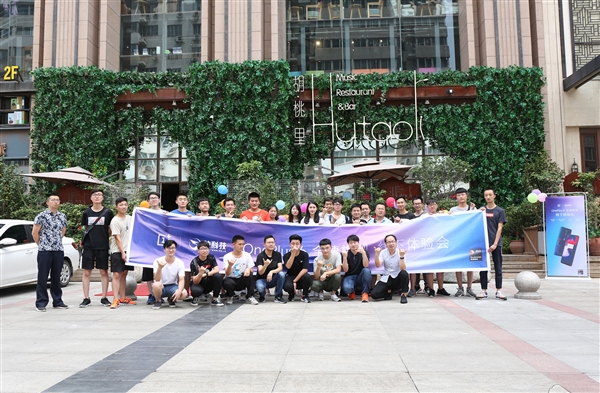 һ���ֻ��ٰ�֣����������᣺�Լ�ũҩ�治ͣ