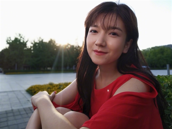 ����6 Pro�ٷ����Ź�����AI˫��/��⡢������ֳ�ɫ