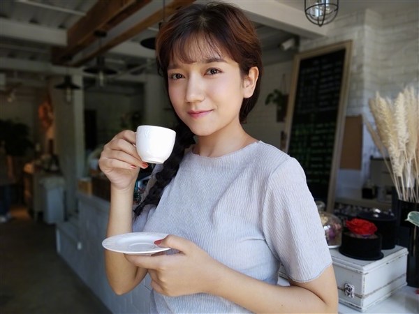 ����6 Pro�ٷ����Ź�����AI˫��/��⡢������ֳ�ɫ