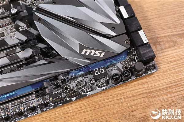 �ڶ����߳�˺�������ݣ�΢��MEG X399 Creation����ͼ��