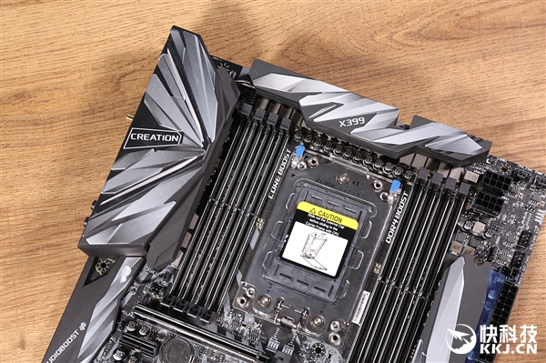 �ڶ����߳�˺�������ݣ�΢��MEG X399 Creation����ͼ��