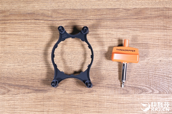 32����64�̣߳�AMD�߳�˺���߶���2990WX����ͼ��