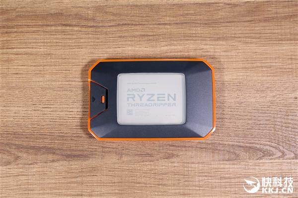 32����64�̣߳�AMD�߳�˺���߶���2990WX����ͼ��