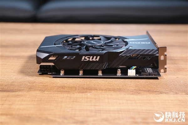 �ڶ����߳�˺�������ݣ�΢��MEG X399 Creation����ͼ��