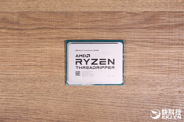 32����64�̣߳�AMD�߳�˺���߶���2990WX����ͼ��