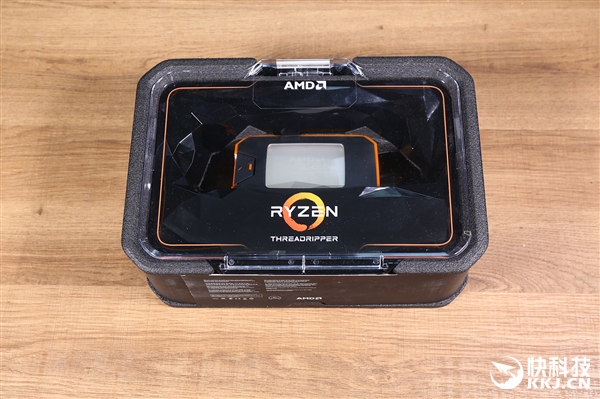 32����64�̣߳�AMD�߳�˺���߶���2990WX����ͼ��