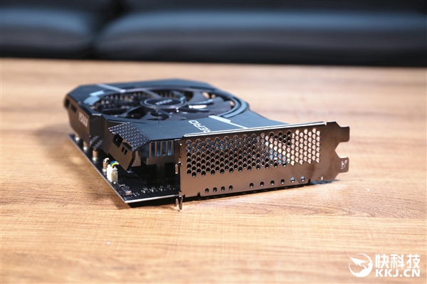 �ڶ����߳�˺�������ݣ�΢��MEG X399 Creation����ͼ��