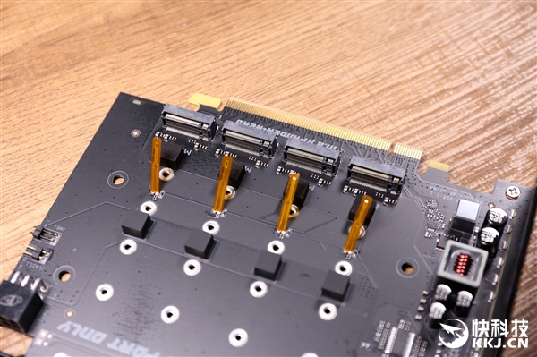 �ڶ����߳�˺�������ݣ�΢��MEG X399 Creation����ͼ��