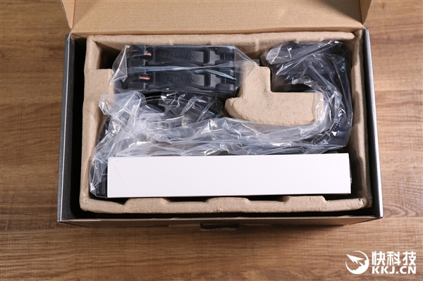 ������LIQTECH 240 TR4ˮ��ɢ��������ͼ��