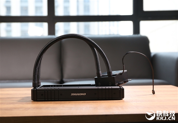 ������LIQTECH 240 TR4ˮ��ɢ��������ͼ��