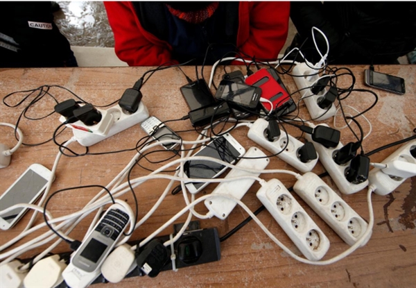 ŷ�˱���У���ȡ�ж��ƽ�ͨ���ֻ����������