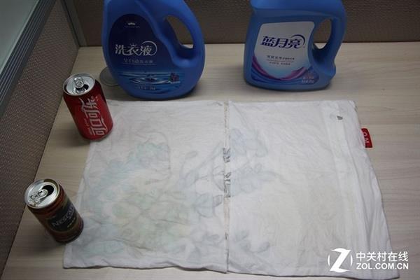 拼多多上9.9元购买蓝月亮洗衣液:效果是这样