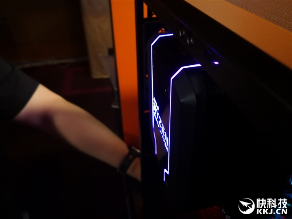 ������������˺���߶���ר�÷���ɢ��������Ӧ��400W