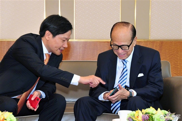 �׾�����γ�չʾС��MIX 2S��������棺����324�����