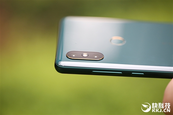 С��MIX 2S���ɫ����ͼ�ͣ���Ȼ��ʯɫ��